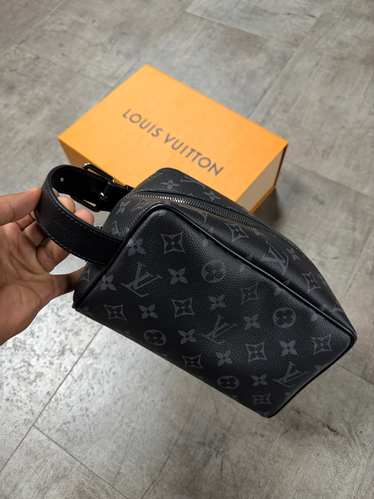 Louis Vuitton ‘Locker Dopp Kit’