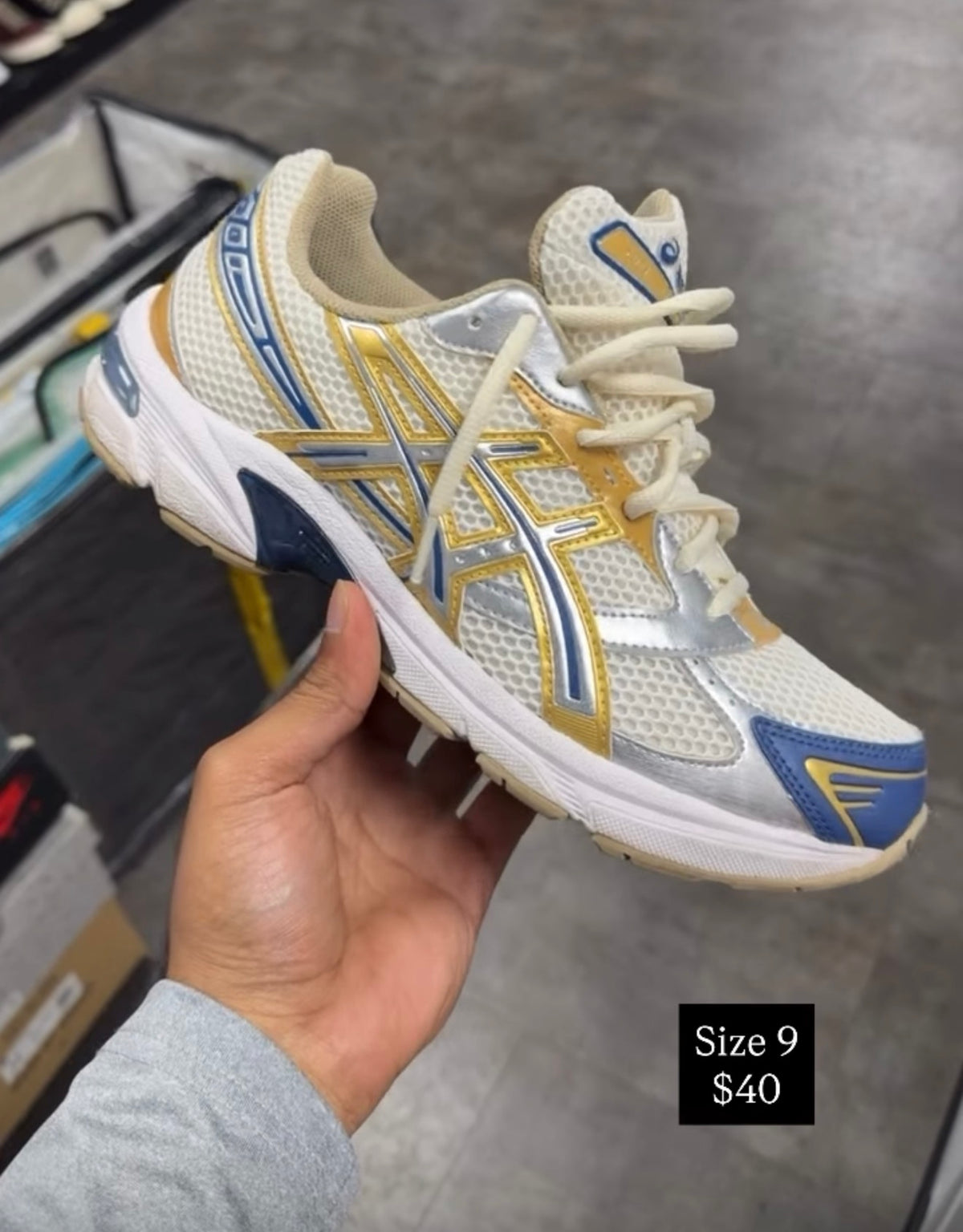 ASIC Sneakers