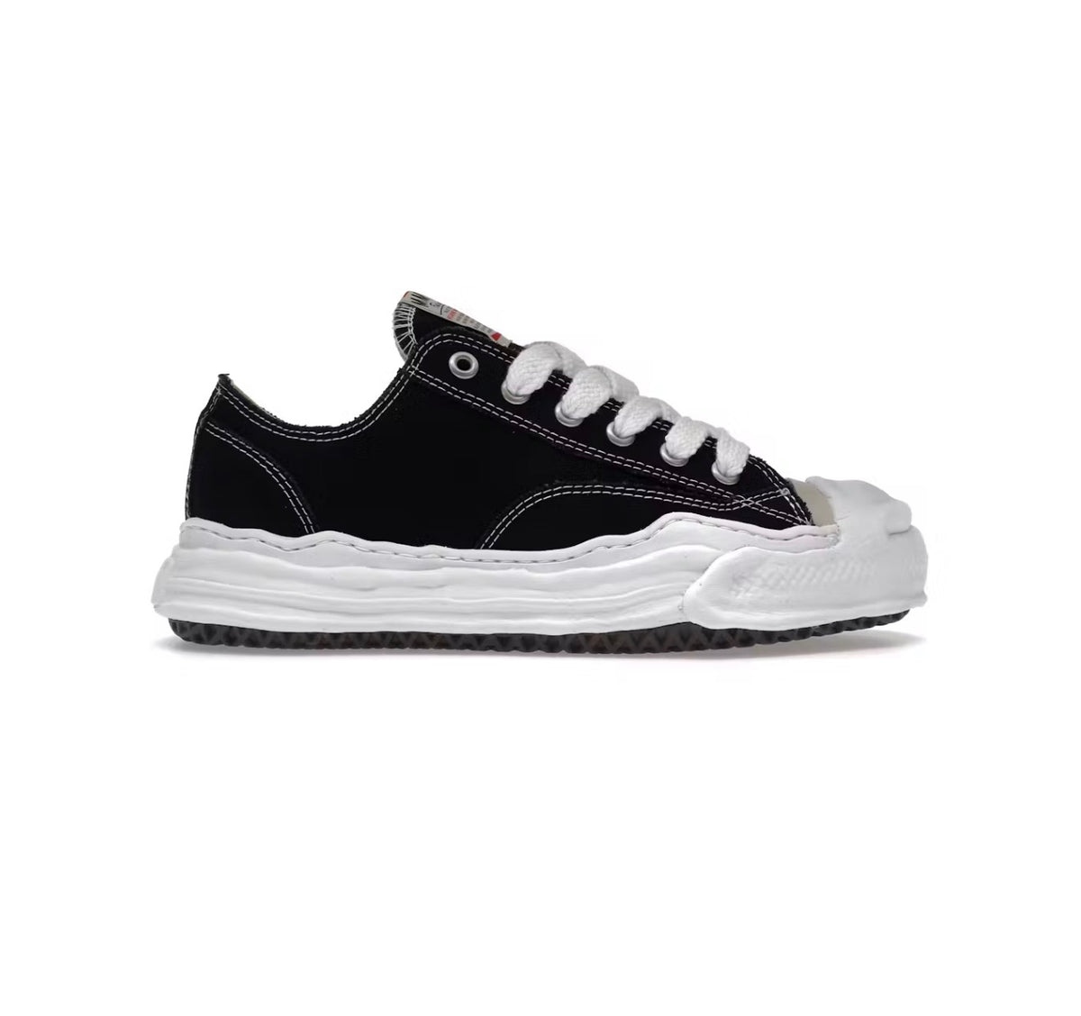 Maison Miharas ‘Black’